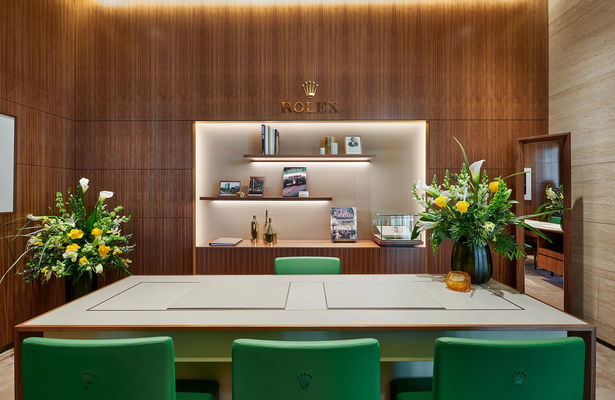 showroom2 CD Peacock World - Official Rolex retailer