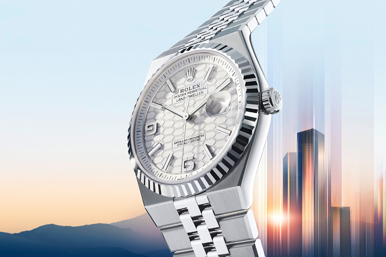 rolex-new-watches-2025-the-land-dweller-hub-cover_m127334-0001_2501fj_003-portrait rolex-new-watches-2025-the-land-dweller-hub-cover_m127334-0001_2501fj_003-portrait