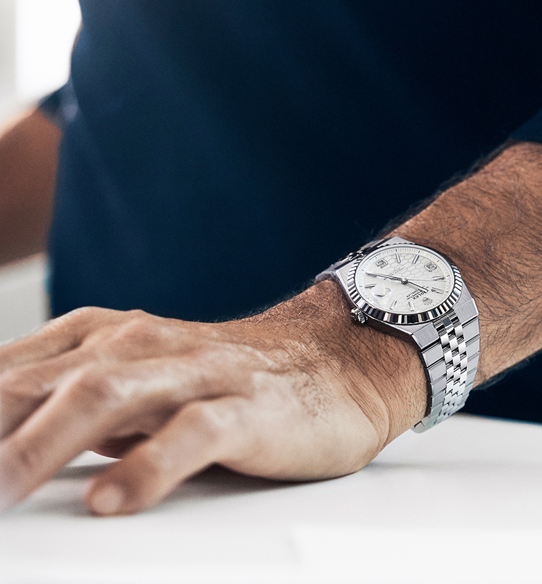 rolex-the-land-dweller-roger-federer-wrist-watch_and_rfederer_2411ab_2-portrait rolex-the-land-dweller-roger-federer-wrist-watch_and_rfederer_2411ab_2-portrait